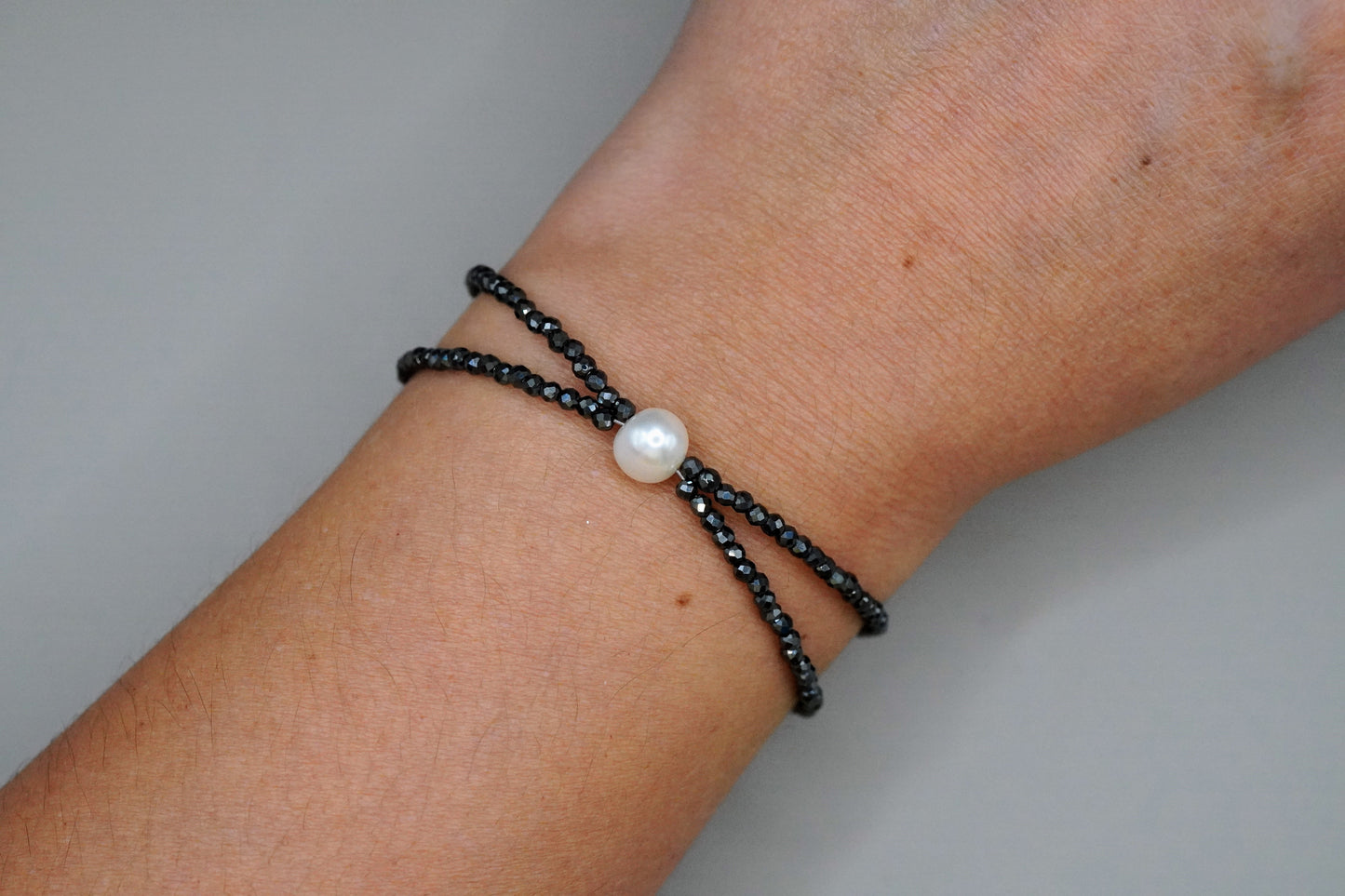 Armband Hematite mit Süsswasserperle