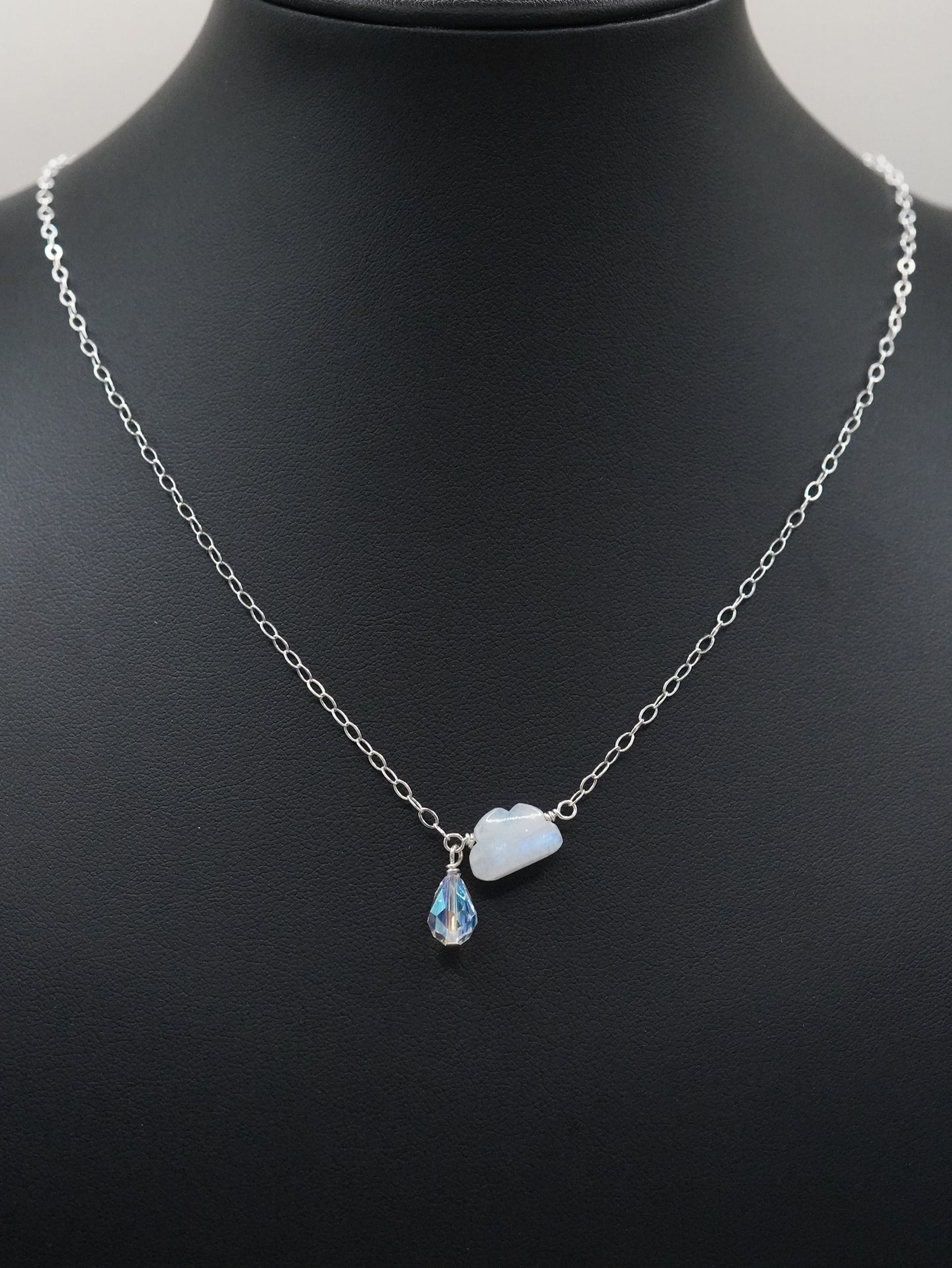 Wolke mit Krystal Tropf