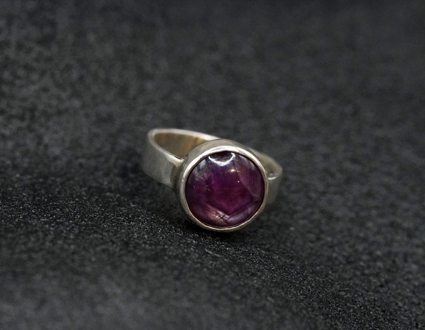 Star Ruby Ring Unikat