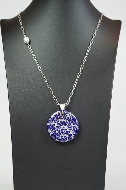Lange Silberkette mit Talavera-Medaillon
