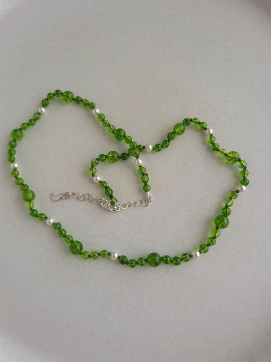 Cracked Peridot Geknüpfte Halskette - Emmari Schmuck
