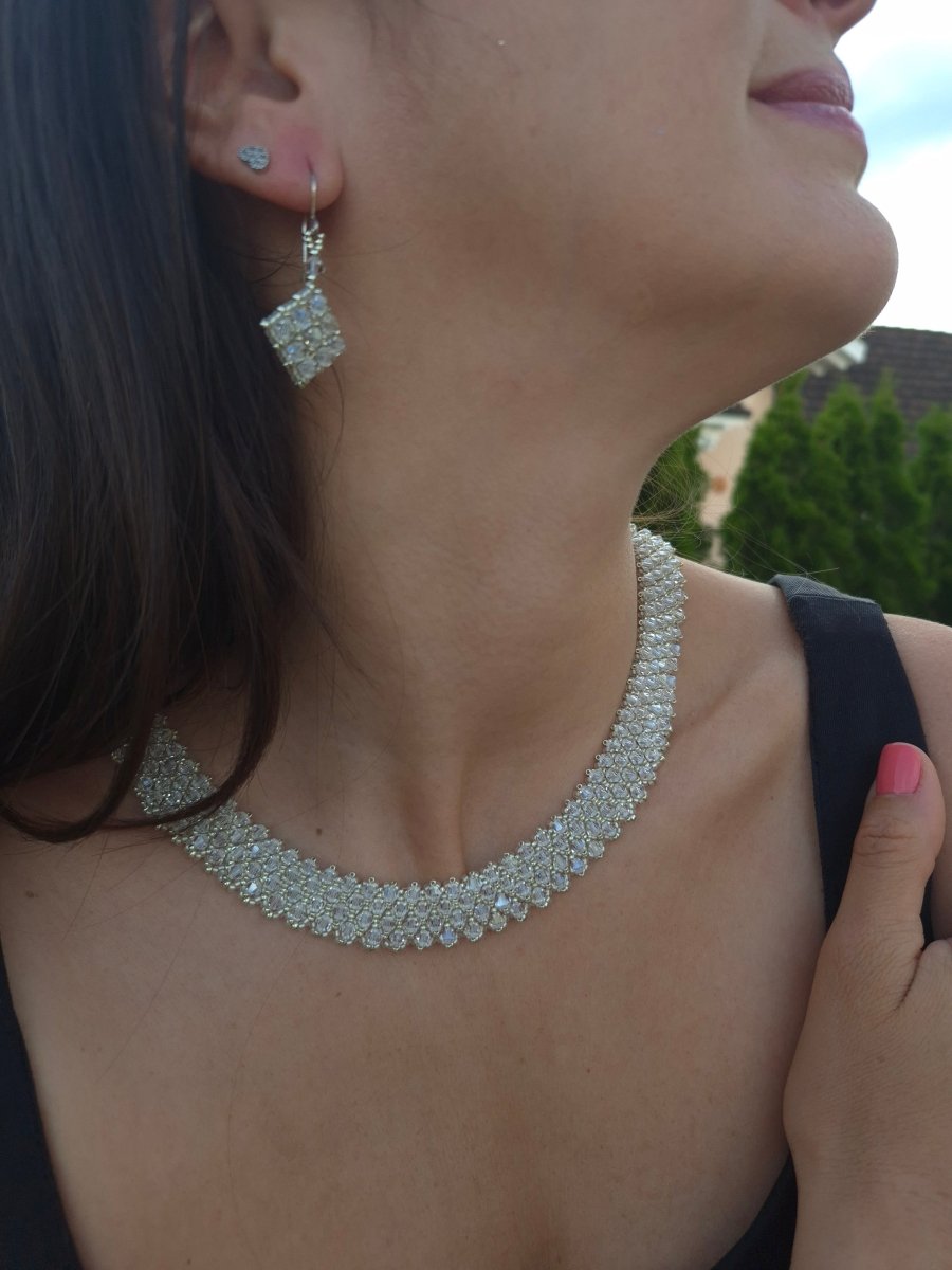 Funkelnde Halskette. Krystal - Emmari Schmuck