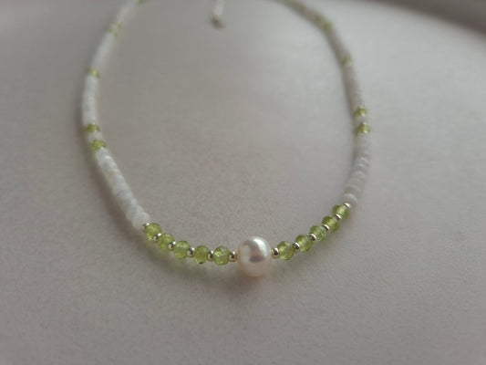 Mondstein/ Peridot "Edler Edelstein" Halskette - Emmari Schmuck