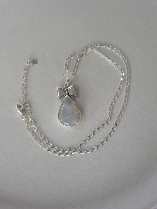 Moño de plata muy coquette - Emmari Schmuck