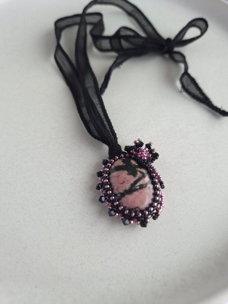 Rhodonite "verzauberte Steine" - Emmari Schmuck