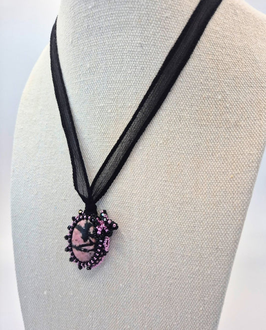 Rhodonite "verzauberte Steine" - Emmari Schmuck