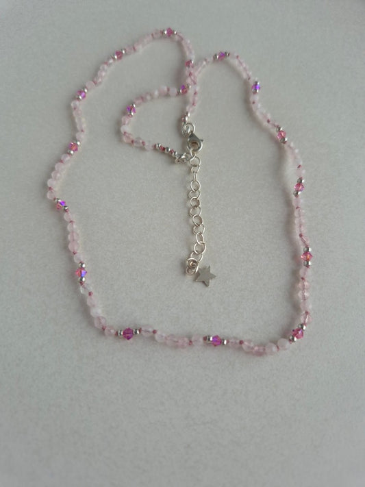 Rosenquarz mini geknupfte Halskette - Emmari Schmuck