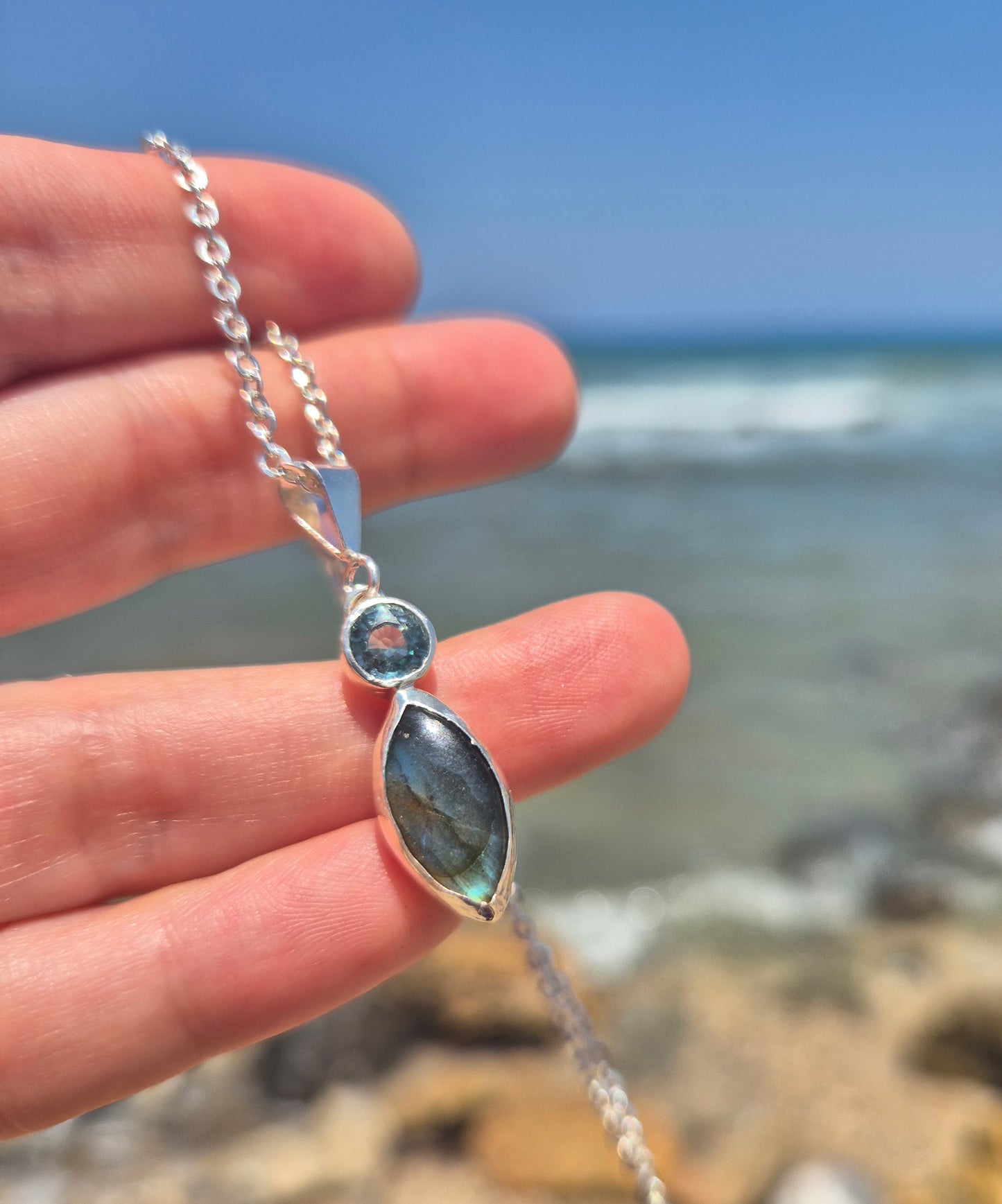 Blaue Zirkon und Labradorit