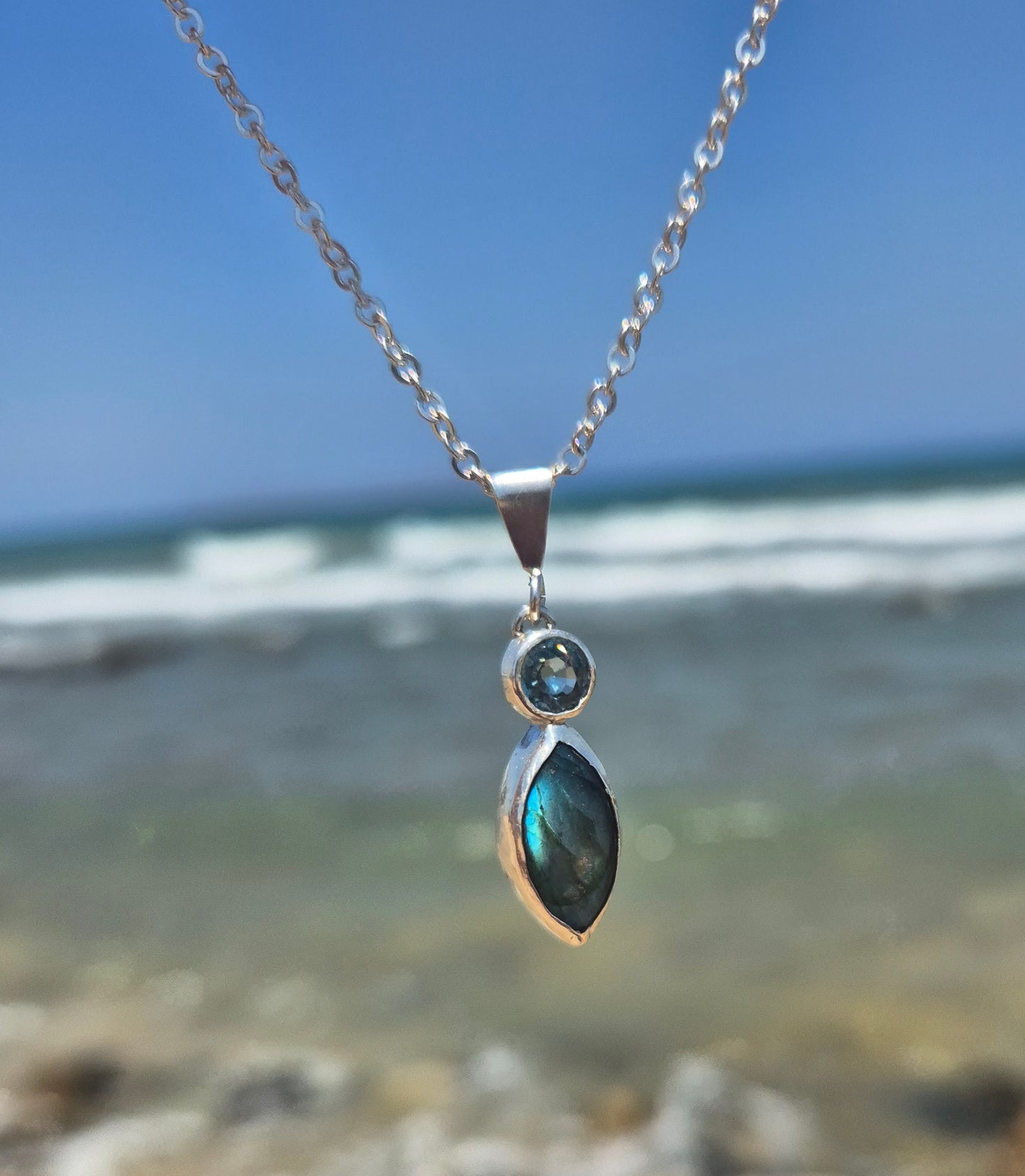 Blaue Zirkon und Labradorit