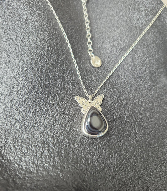 Mariposas Halskette Psilomelan