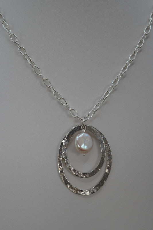 Elara Halskette mit Münzperle weiss