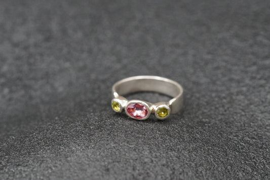 Ring Trilogie Peridot/ Pinke Turmalin
