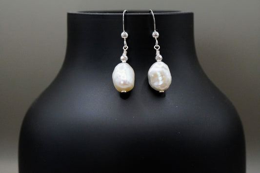 Ohrringe Süsswasserperle mit Hämatit silber