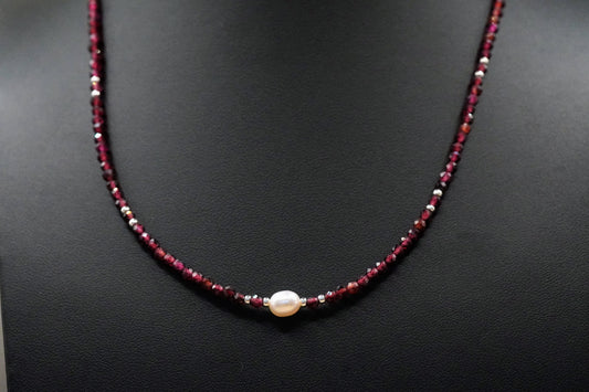 Halskette Granat mit Süsswasserperle