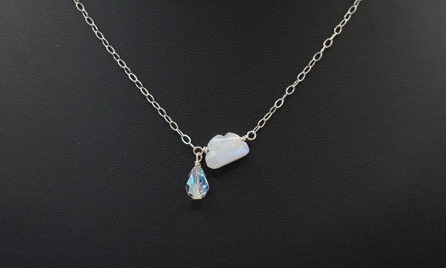 Wolke mit Krystal Tropf