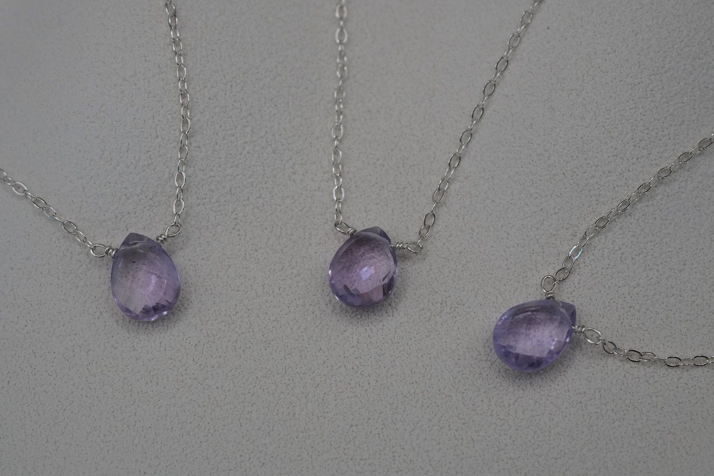 Schimmernde Tropfen Amethyst hell
