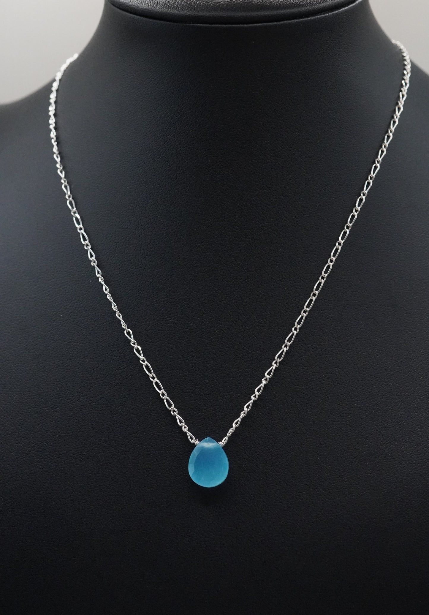 Schimmernde Tropfen Halskette blaue Onyx