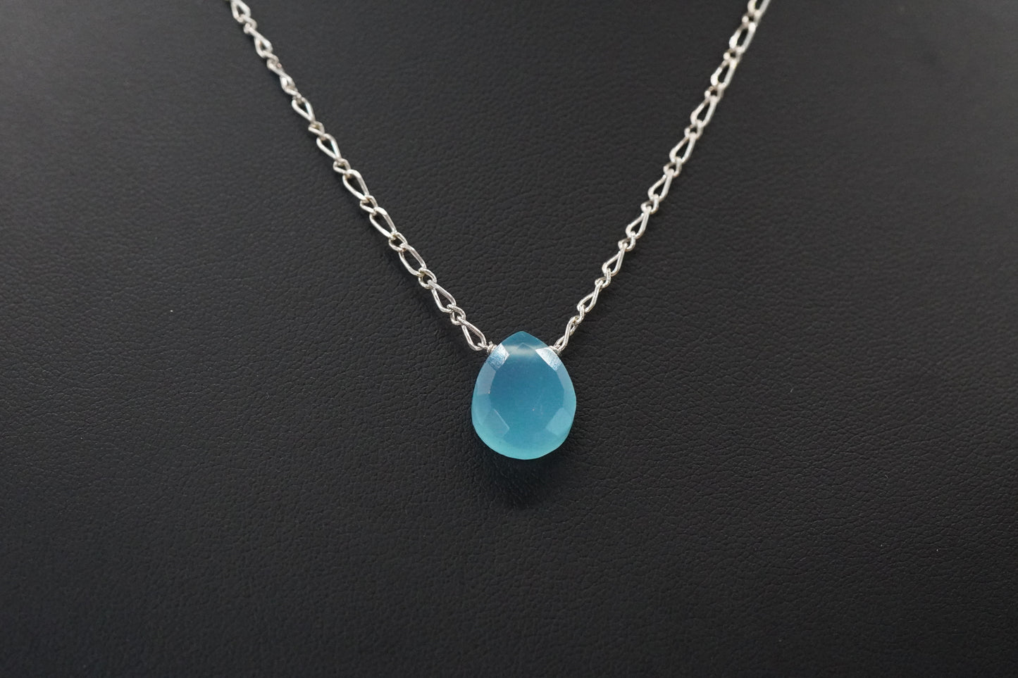 Schimmernde Tropfen Halskette blaue Onyx