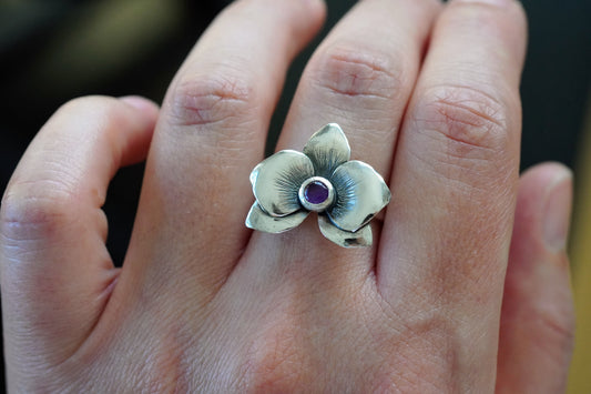 Orchidee Ring mit Amethyst