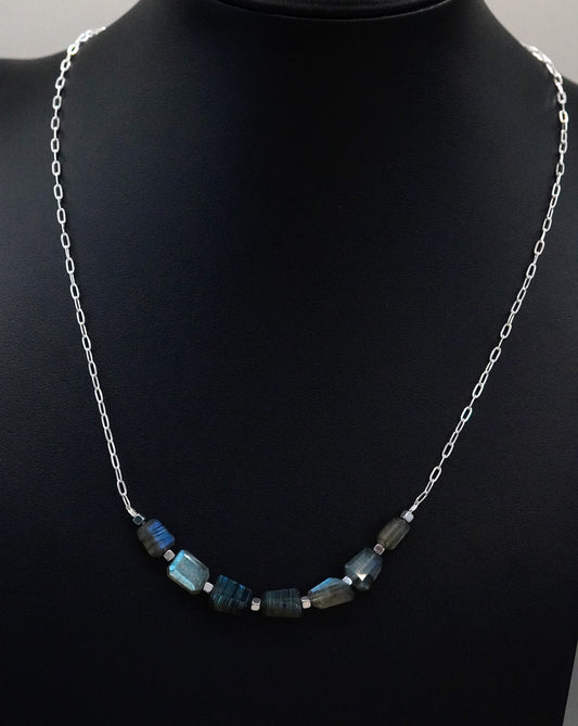 Steinreihe Labradorit