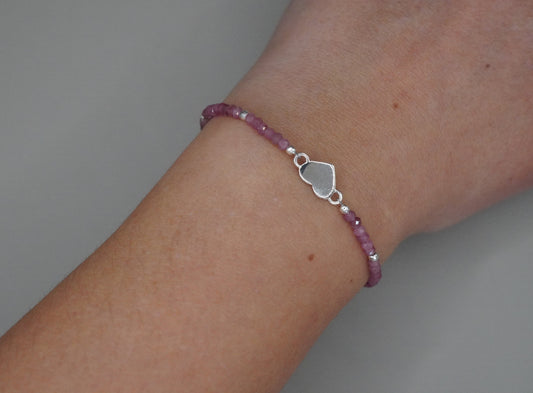 Rosa Turmalin-Armband mit Silberherz und Personalisierung
