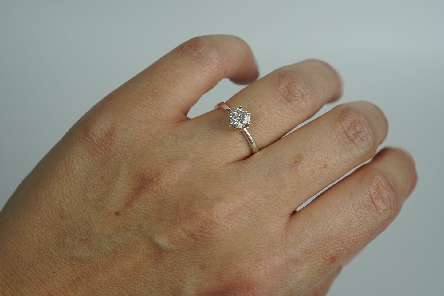 Solitär-Ring „Moissanit Glanz“ – Handgefertigte Eleganz