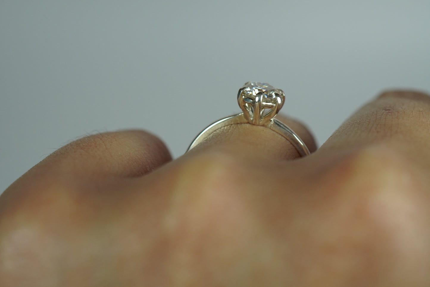 Solitär-Ring „Moissanit Glanz“ – Handgefertigte Eleganz