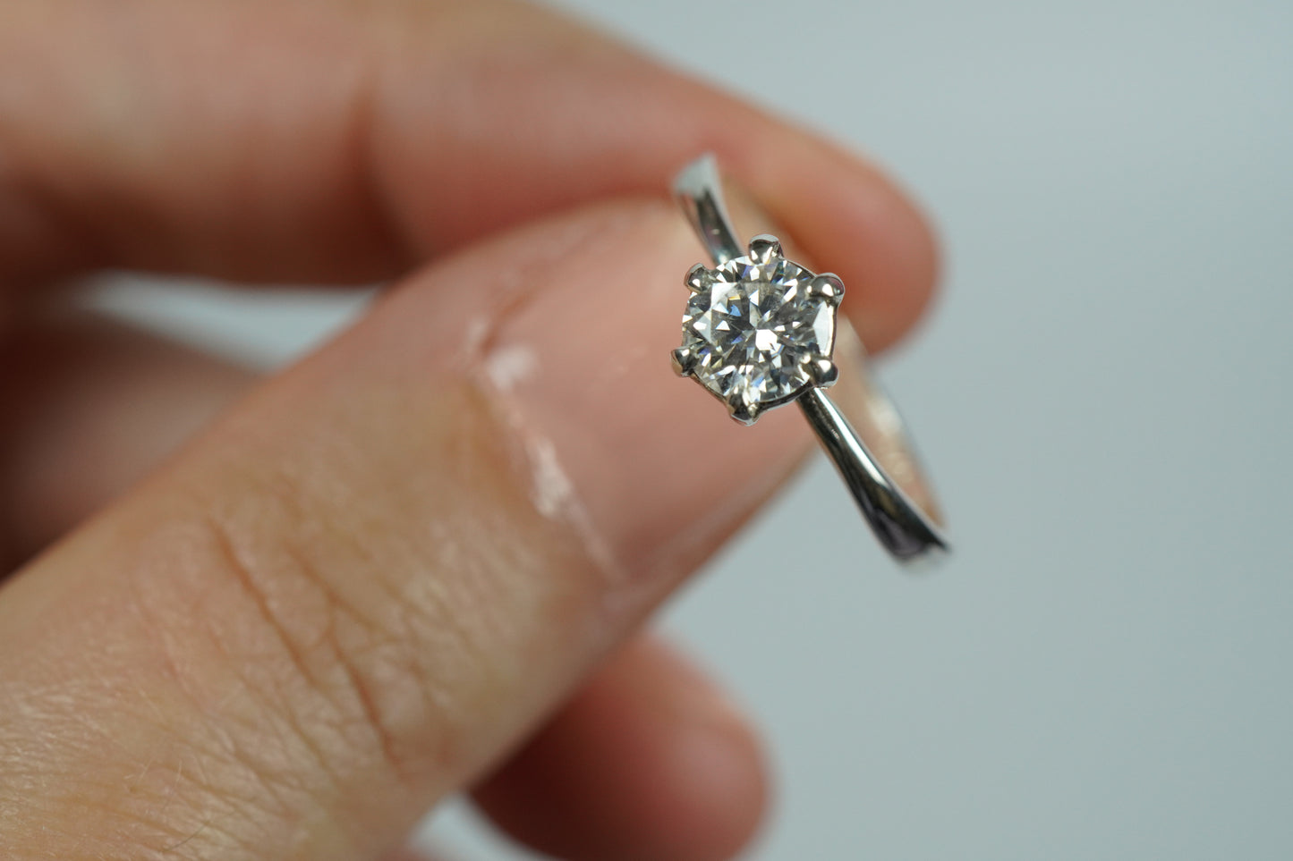 Solitär-Ring „Moissanit Glanz“ – Handgefertigte Eleganz