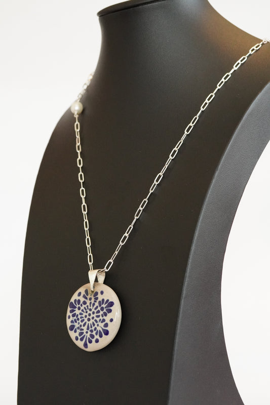 Lange Silberkette mit Talavera-Medaillon