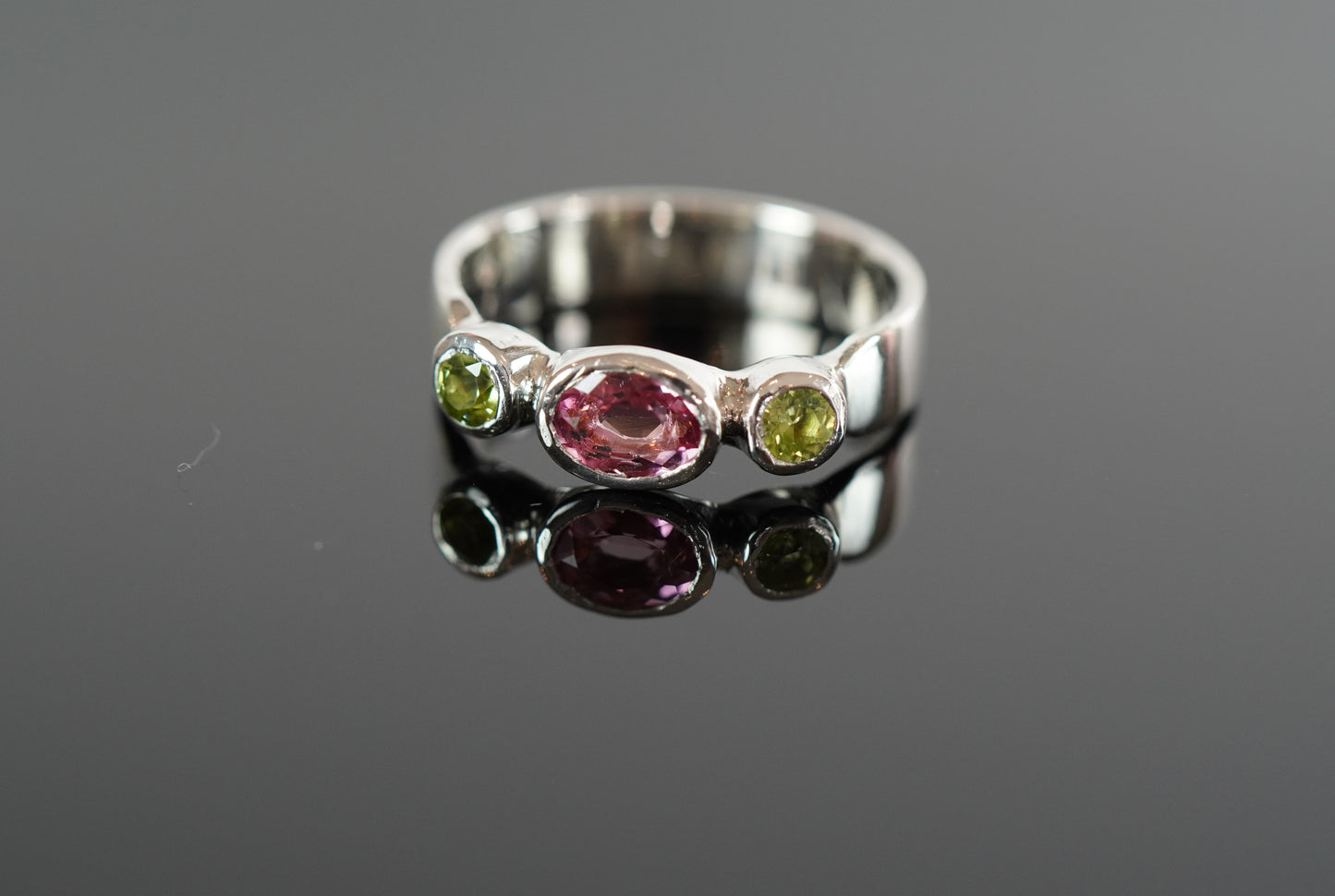 Ring Trilogie Peridot/ Pinke Turmalin