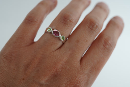 Ring Trilogie Peridot/ Pinke Turmalin