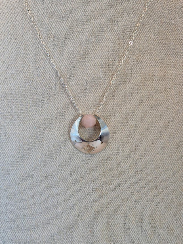 "Magia" Rosenquarz Halskette - Emmari Schmuck