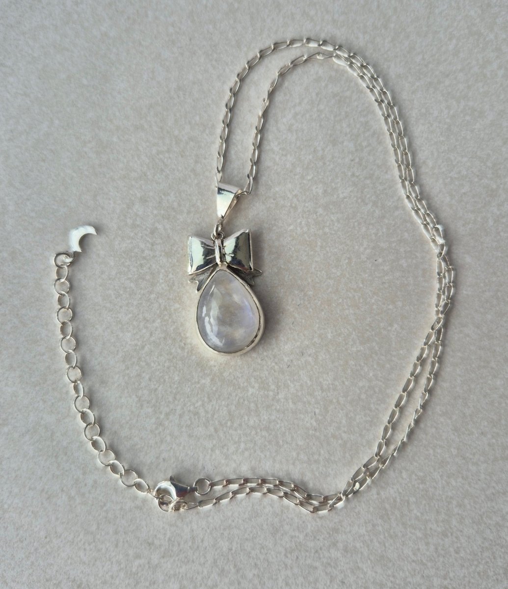 Moño de plata muy coquette - Emmari Schmuck