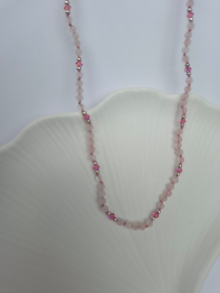 Rosenquarz mini geknupfte Halskette - Emmari Schmuck